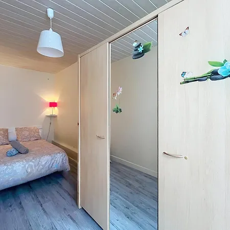 Apartment Les Lauriers Roses - 2 Bedrooms Near Blaye